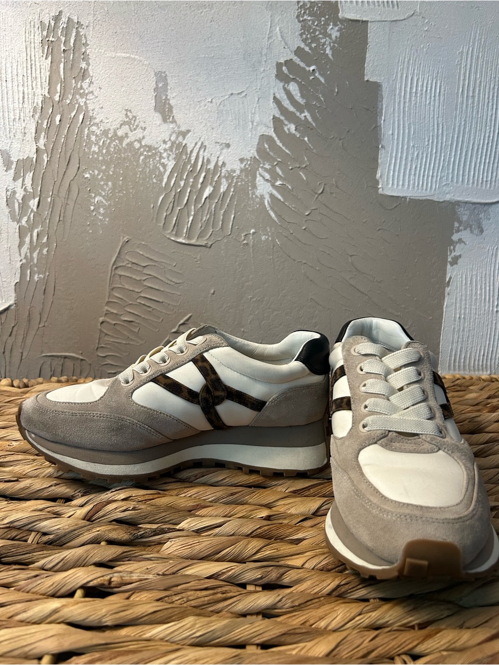 EUC Veronica Beard Valentina Women’s Neutral Beige Suede & Leather Sneakers - Picture 7 of 9